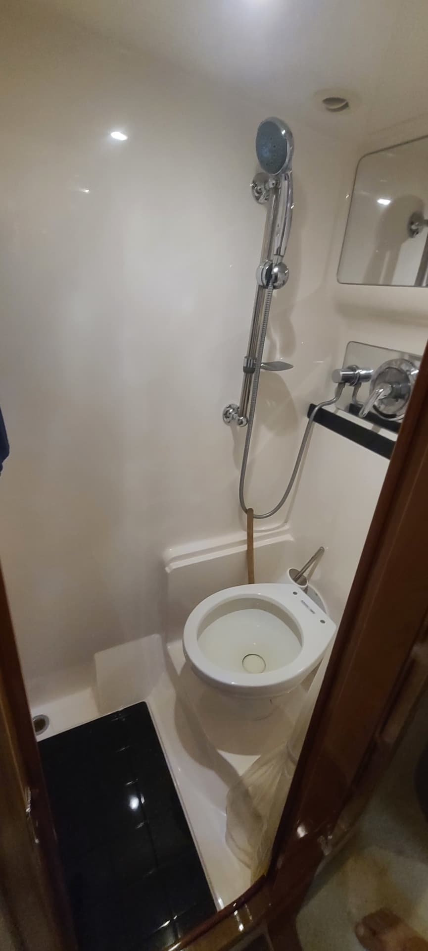 2007 Regal 4460 Commodore