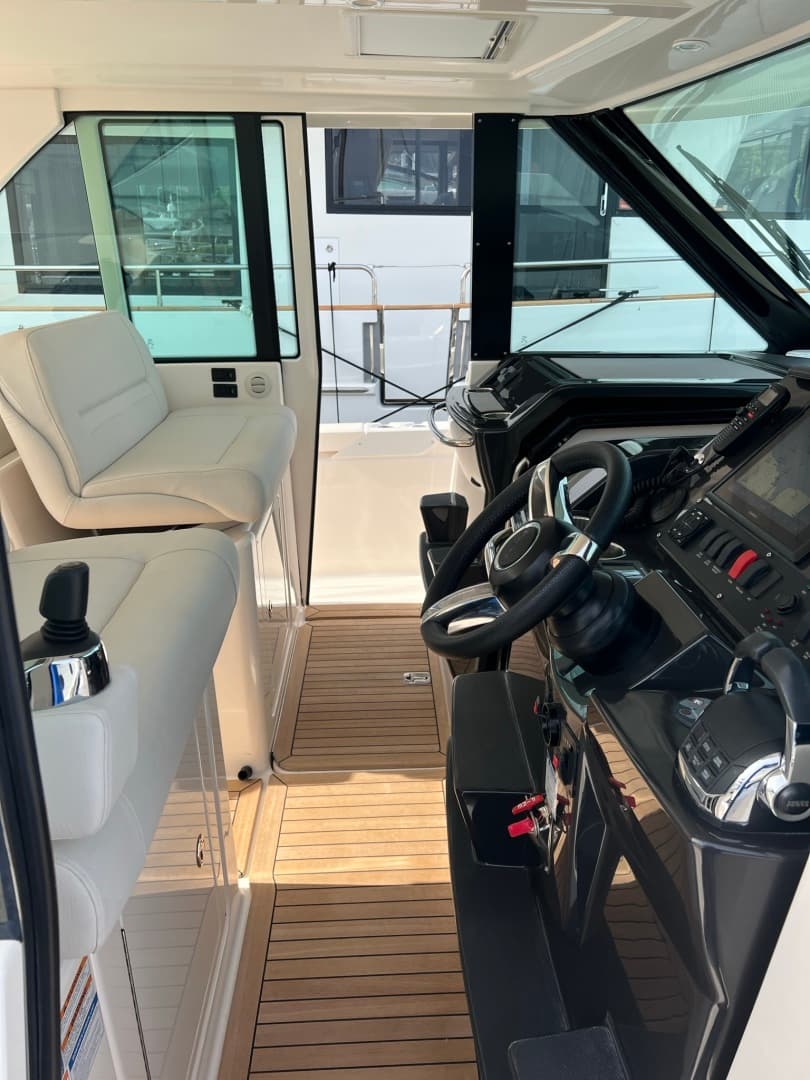 2016 Tiara 44 Express Coupe 