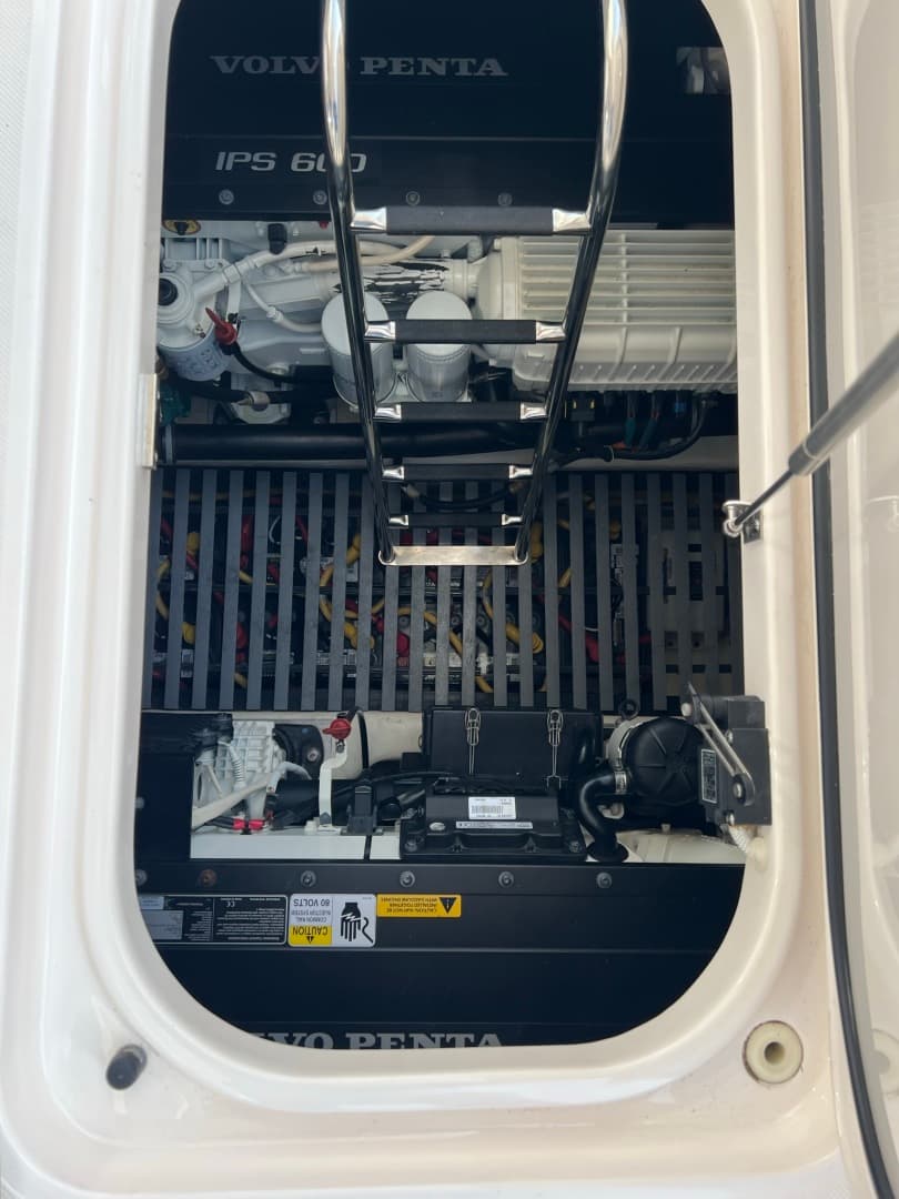 2016 Tiara 44 Express Coupe 