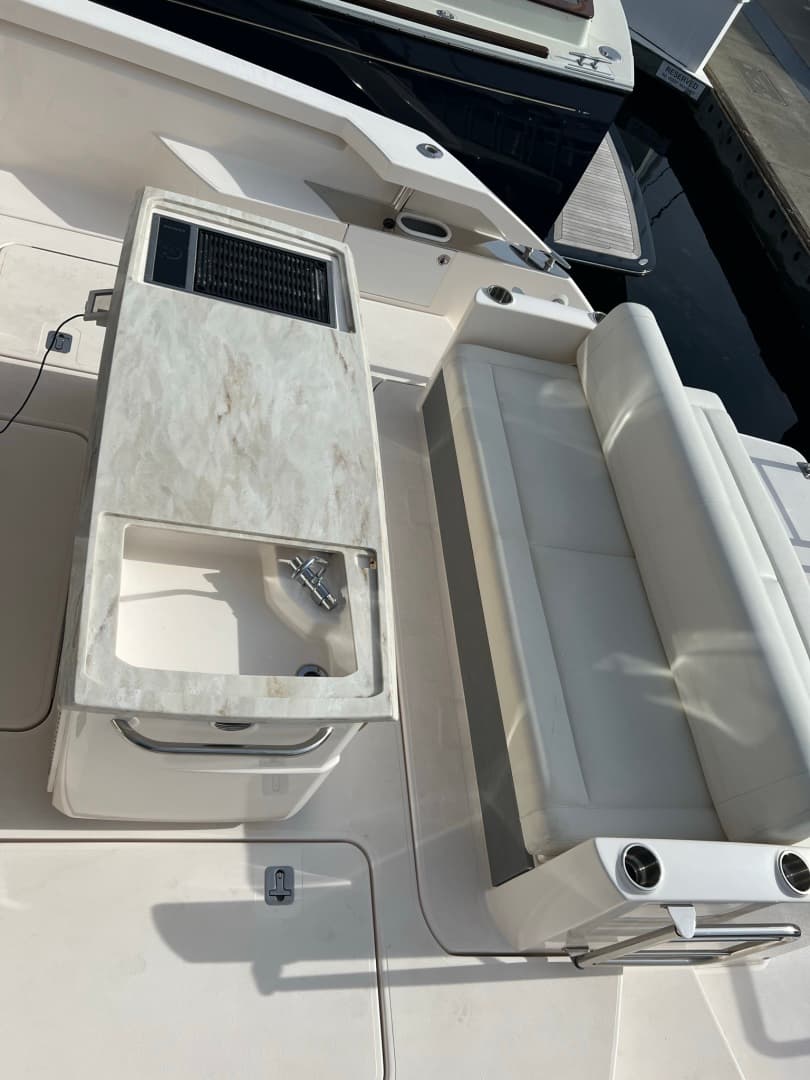 2016 Tiara 44 Express Coupe 