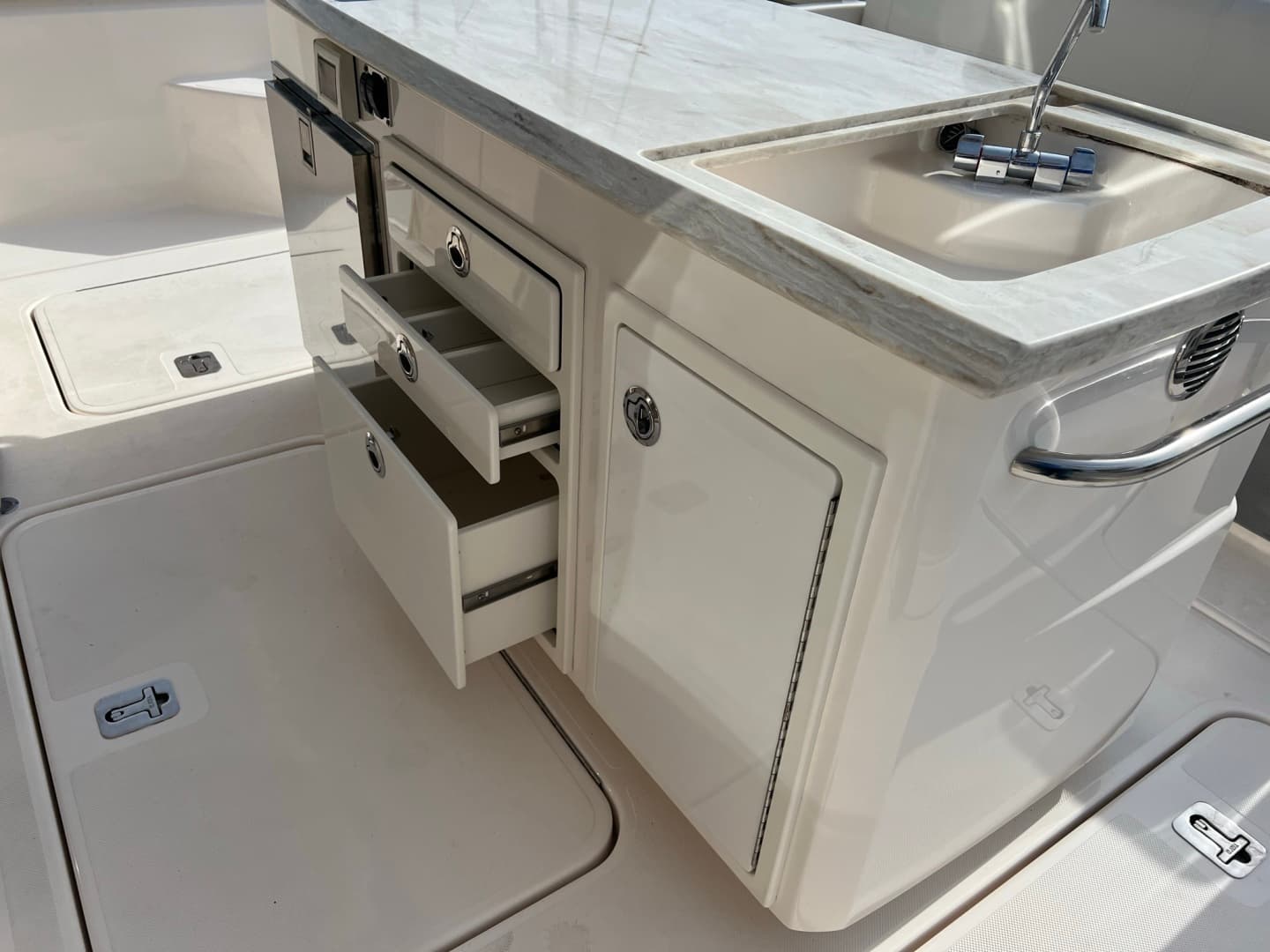 2016 Tiara 44 Express Coupe 