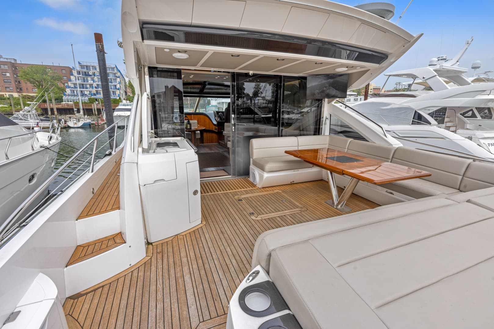 2015 Sunseeker Predator 68