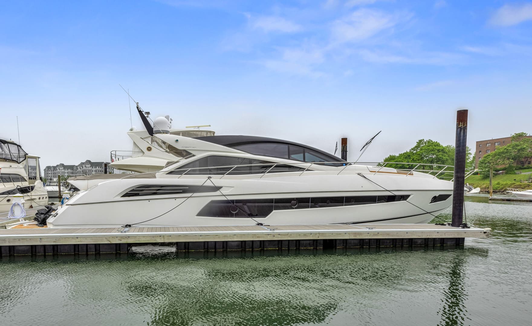 2015 Sunseeker Predator 68