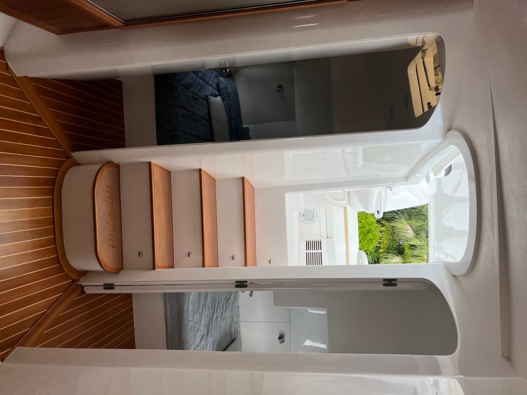 2019 Intrepid 475 Sport Yacht