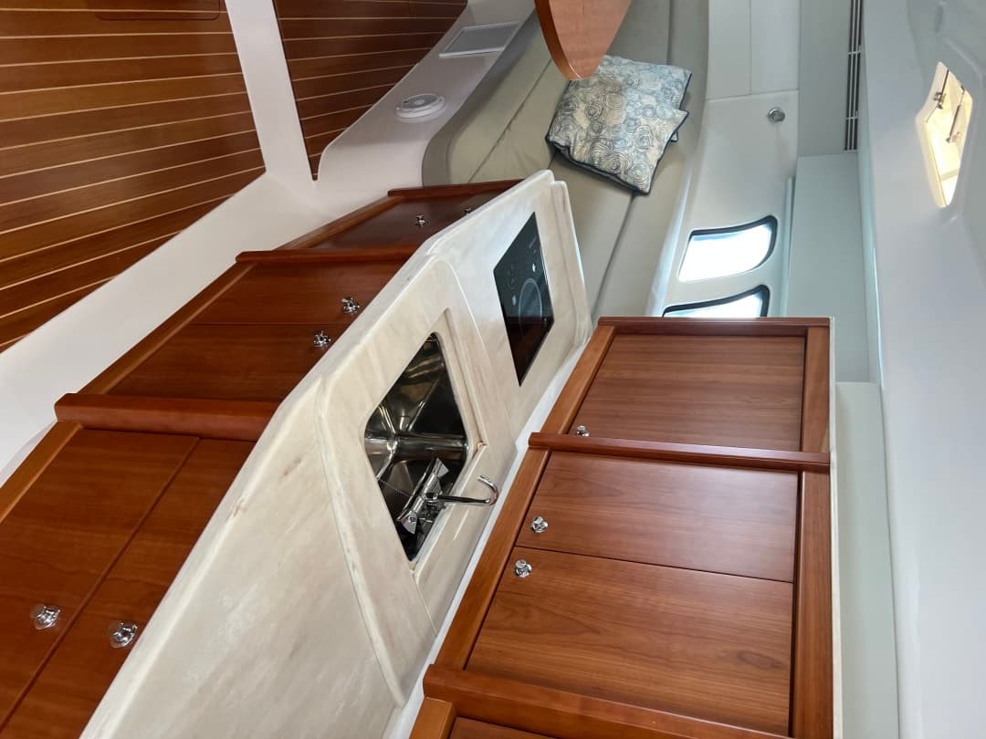 2019 Intrepid 475 Sport Yacht