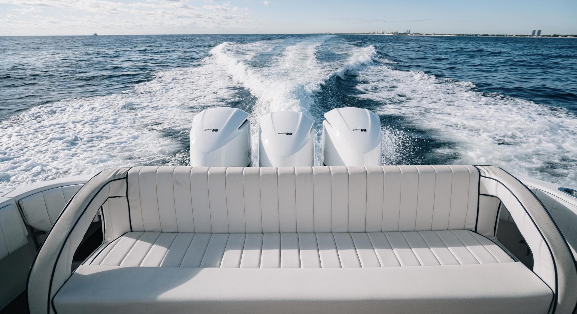 2009 Intrepid 430 Sport Yacht