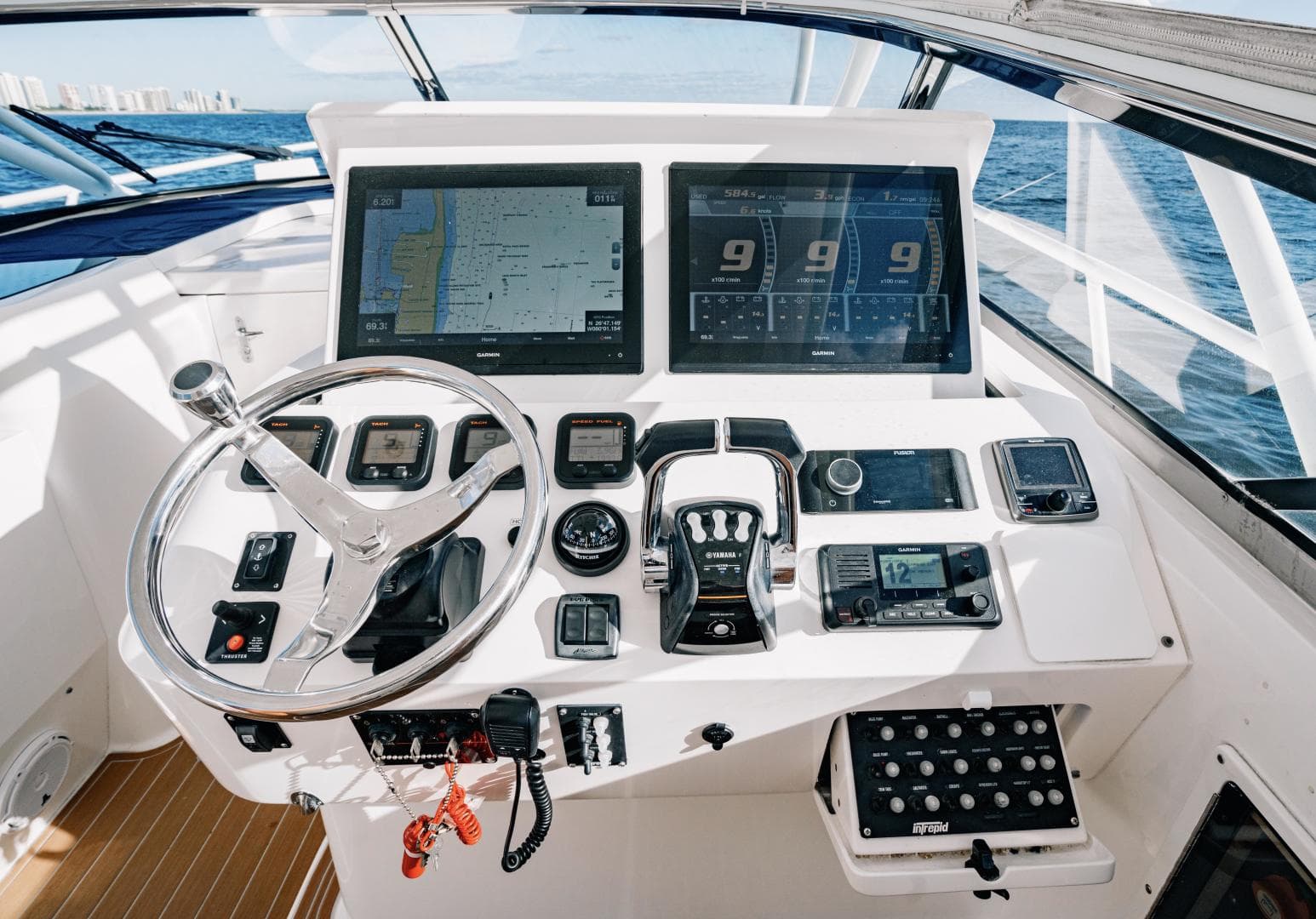 2009 Intrepid 430 Sport Yacht