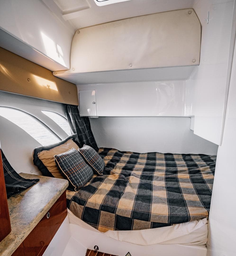 2009 Intrepid 430 Sport Yacht