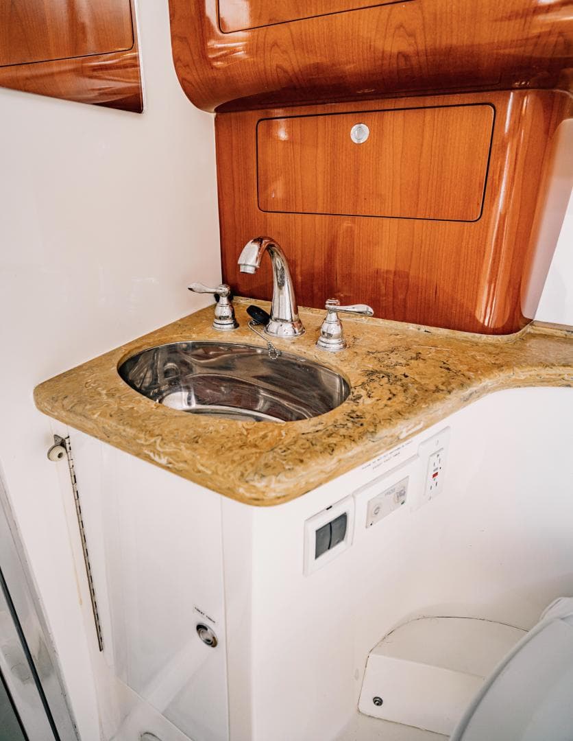 2009 Intrepid 430 Sport Yacht