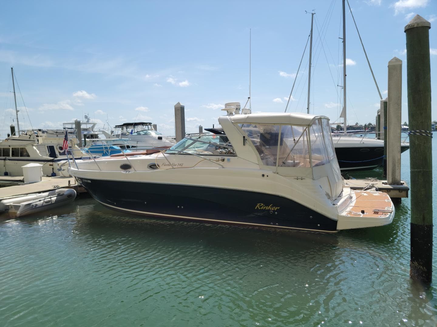 2005 Rinker Fiesta Vee 342