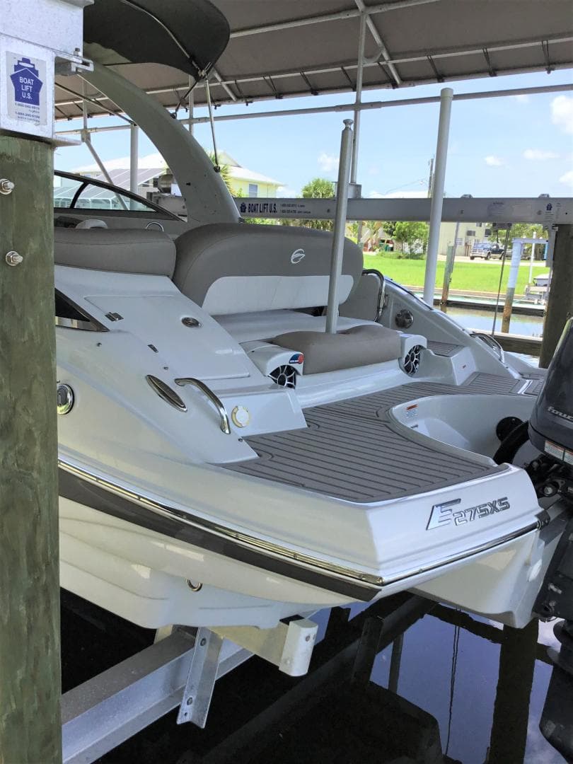 2019 Crownline E275XS