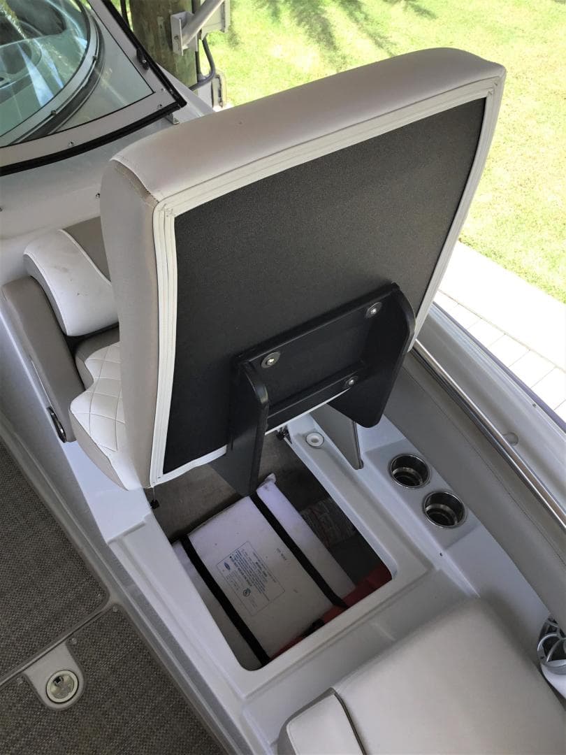 2019 Crownline E275XS