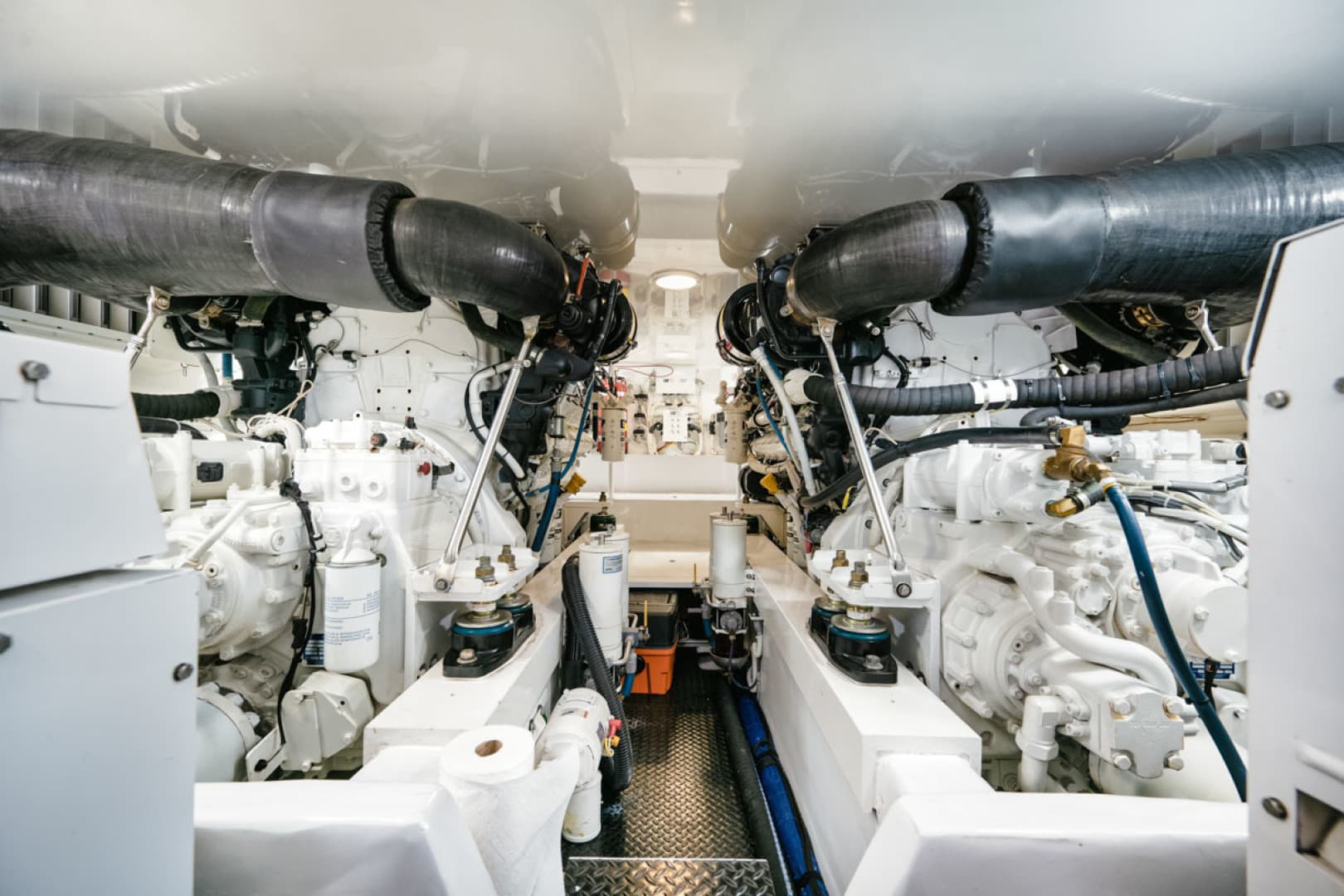 2016 Viking 62 Convertible