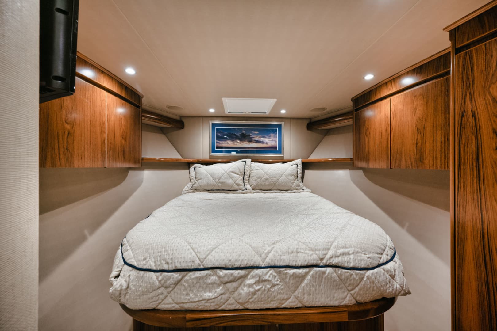 2016 Viking 62 Convertible