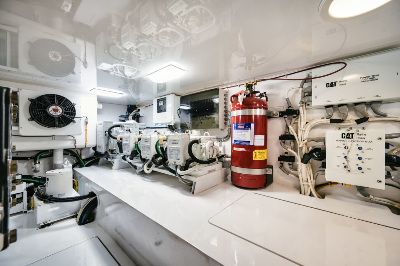 2016 Viking 62 Convertible