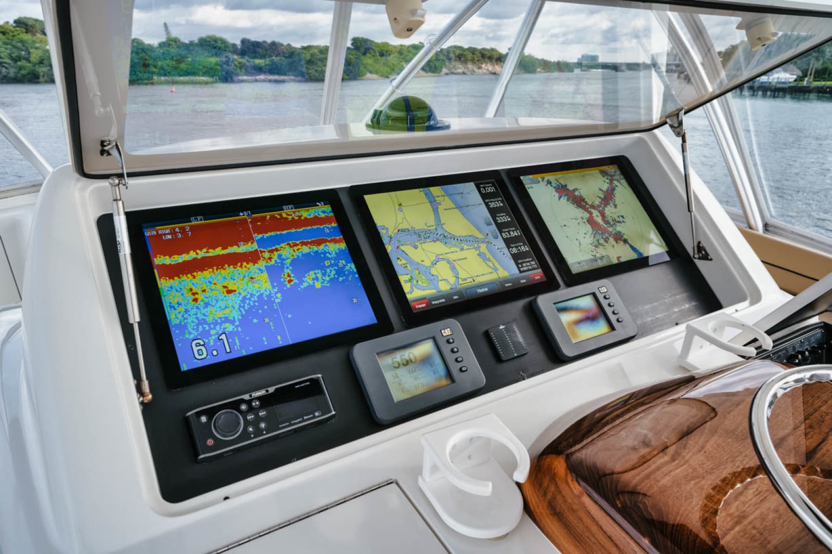 2016 Viking 62 Convertible