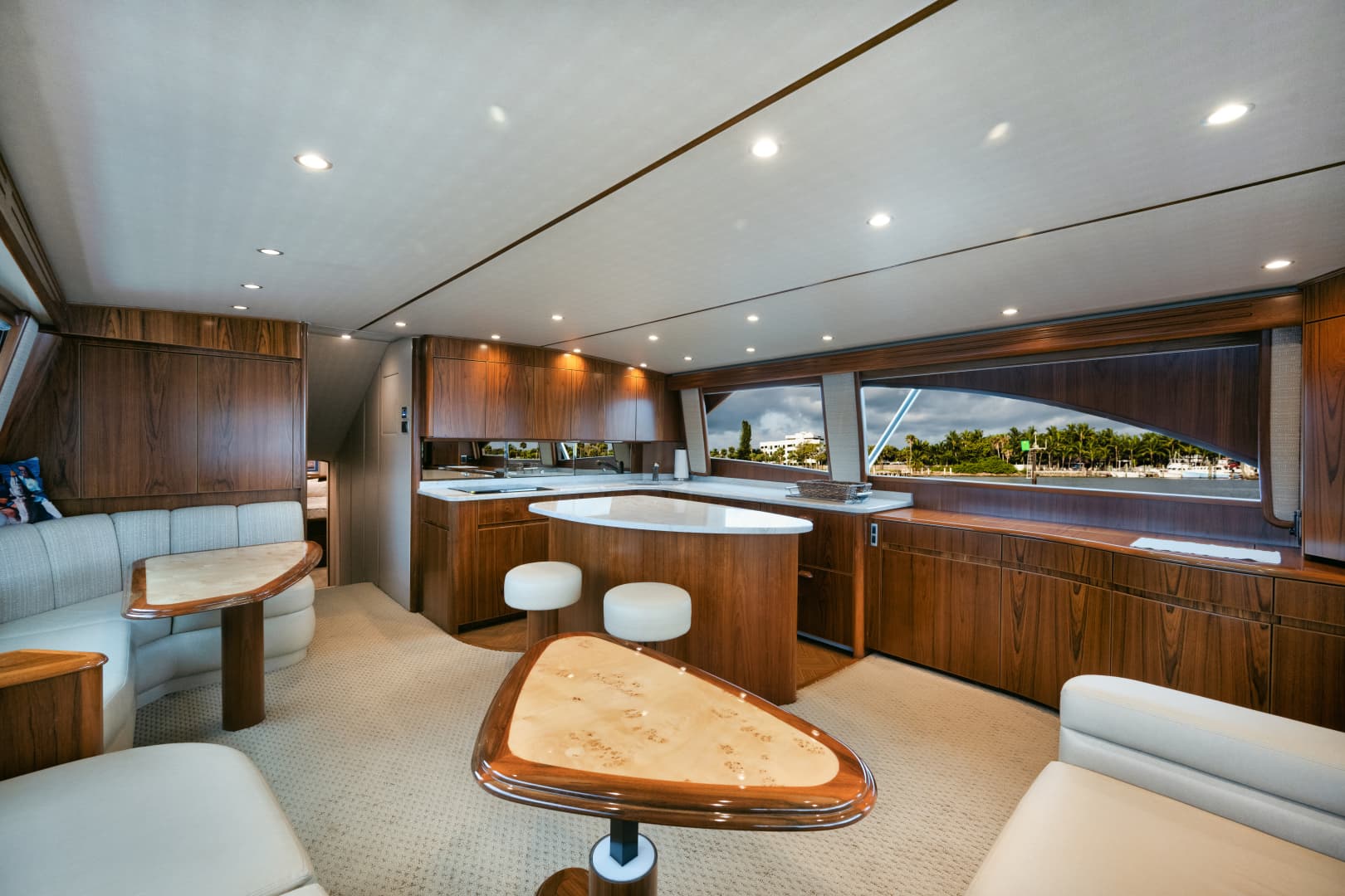 2016 Viking 62 Convertible