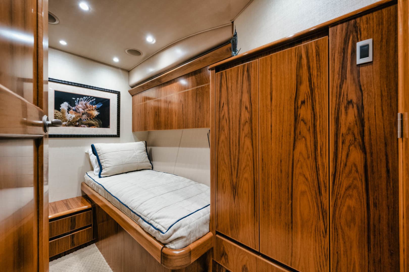 2016 Viking 62 Convertible