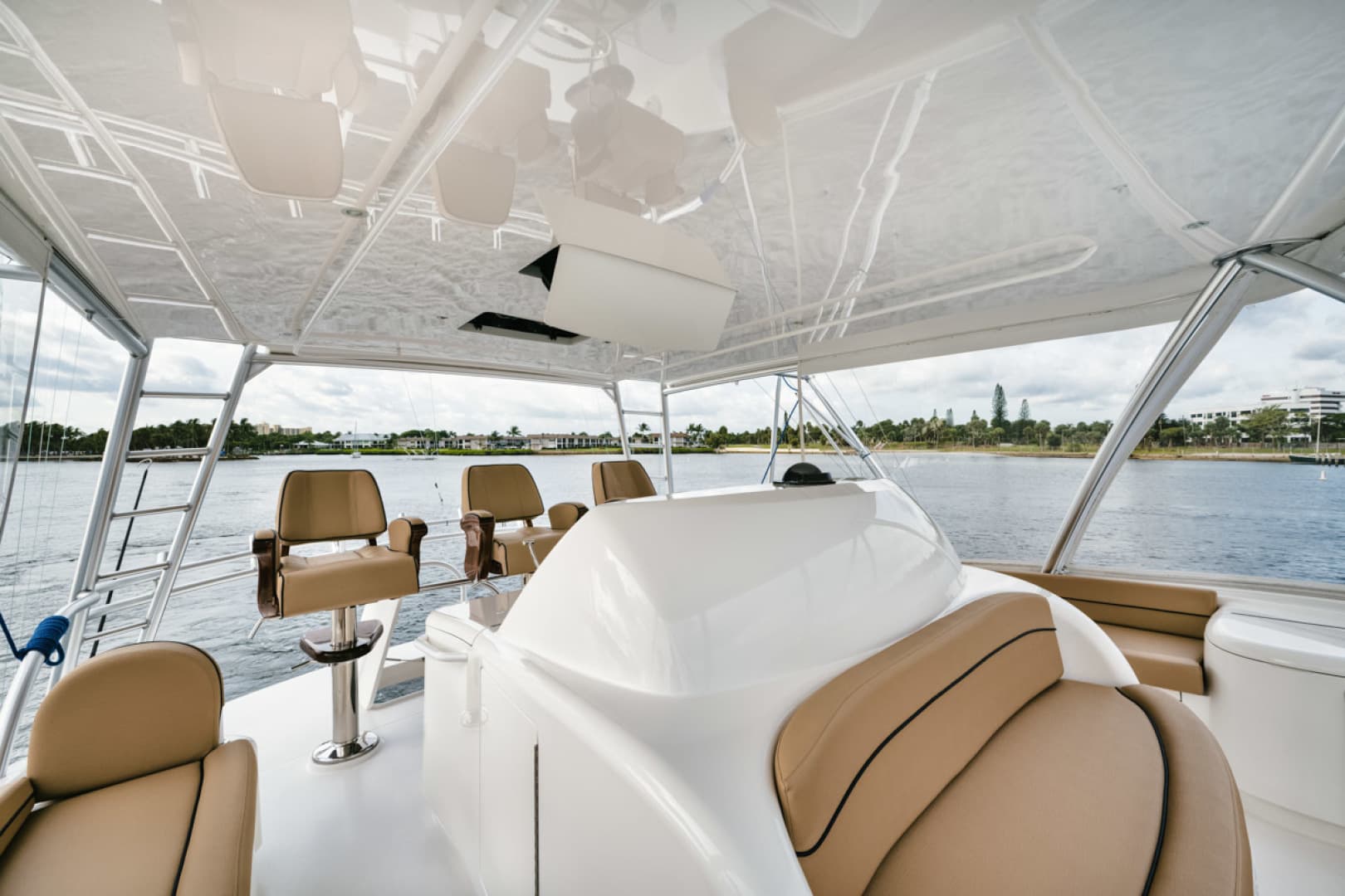 2016 Viking 62 Convertible