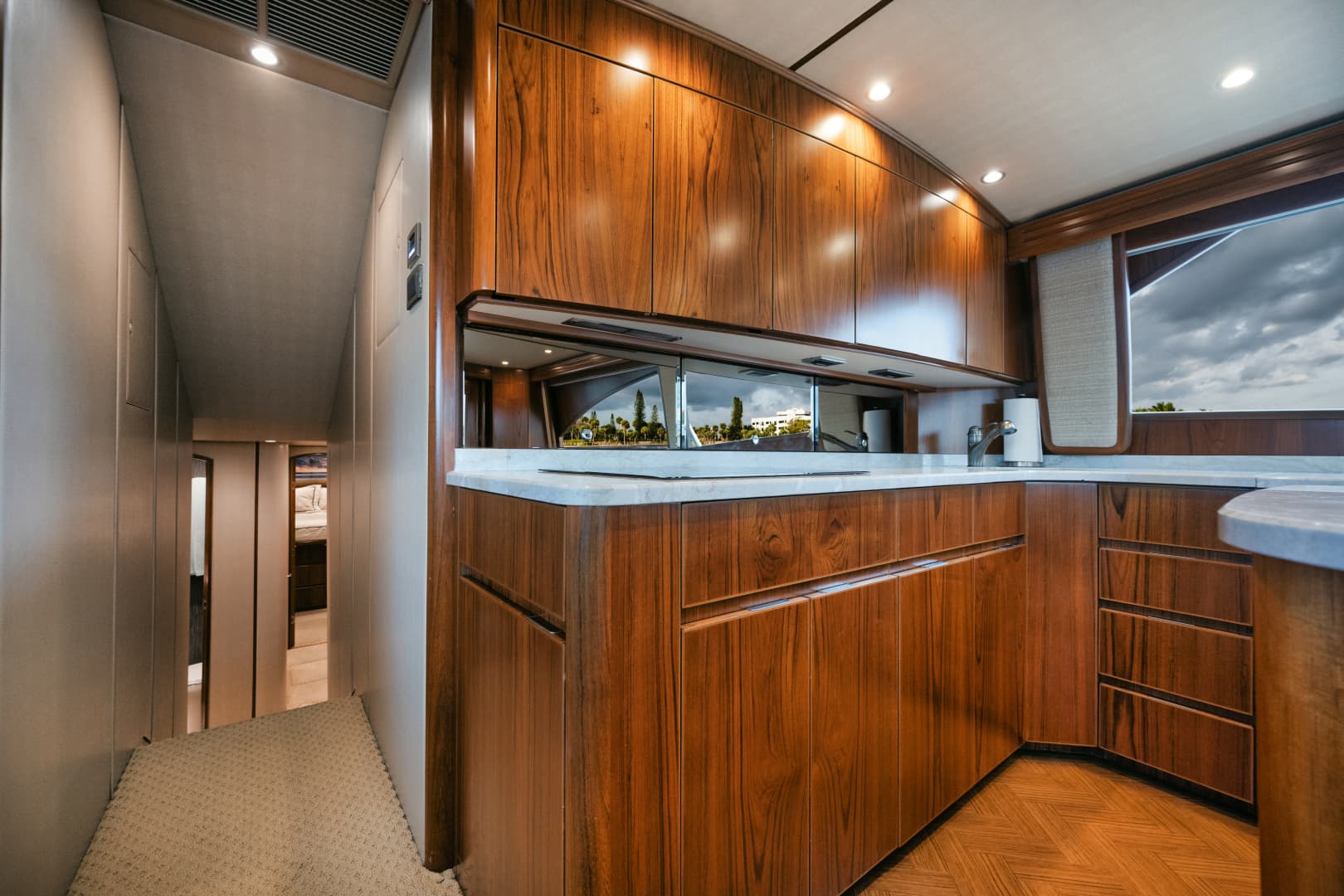 2016 Viking 62 Convertible