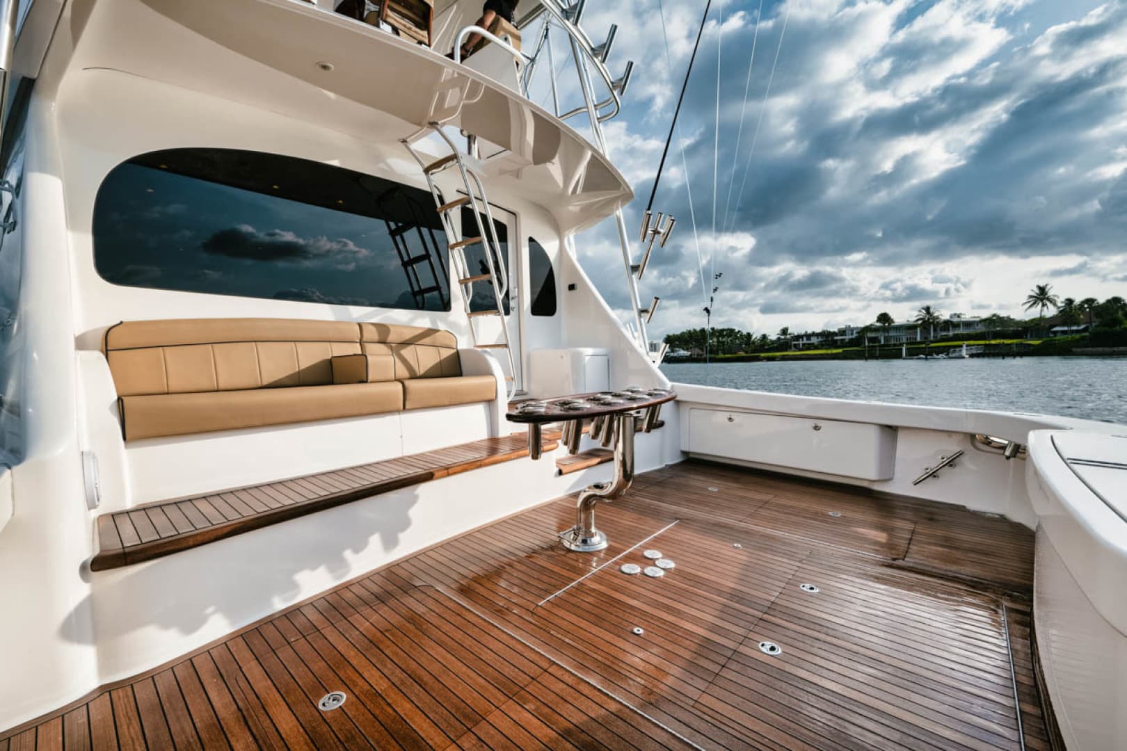 2016 Viking 62 Convertible