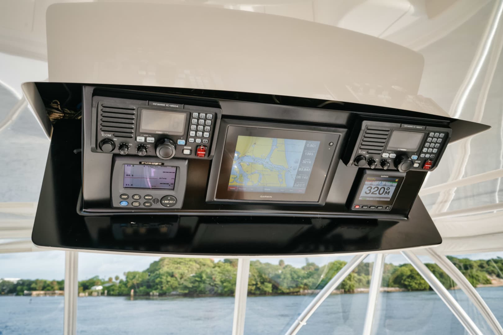 2016 Viking 62 Convertible