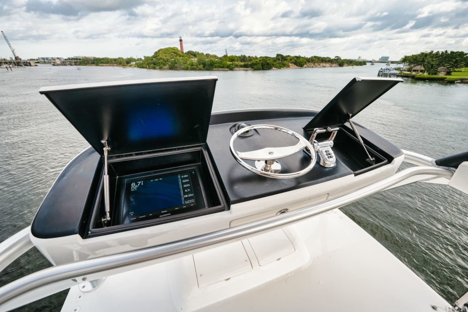 2016 Viking 62 Convertible