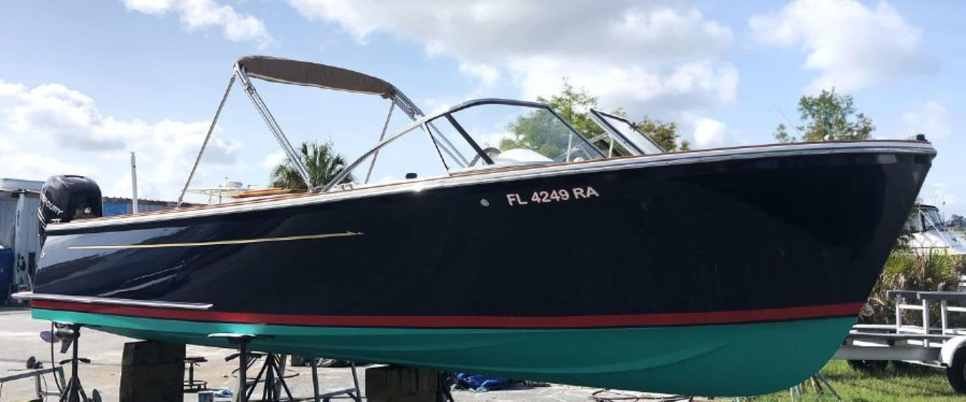 2016 Vanquish 26 Runabout