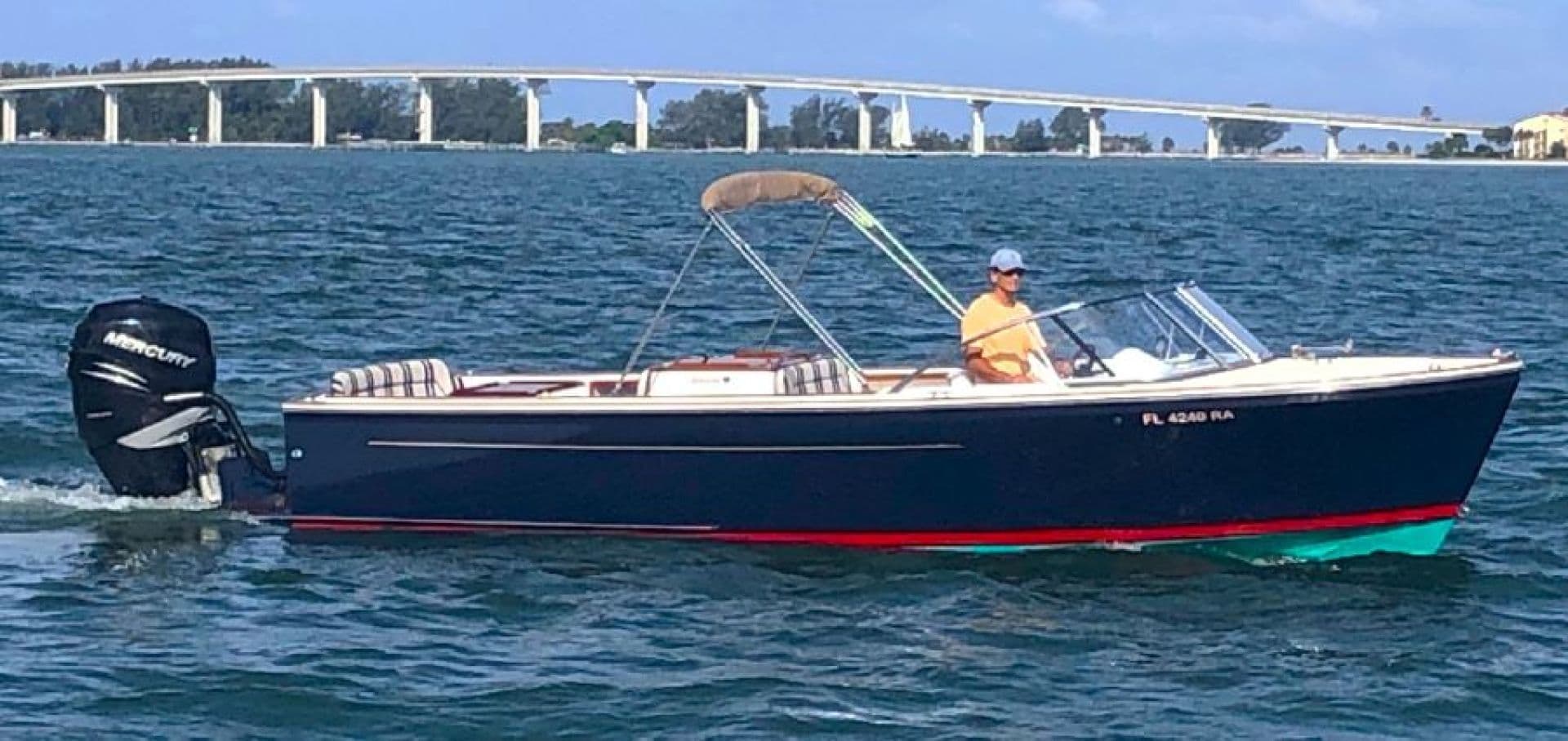 2016 Vanquish 26 Runabout