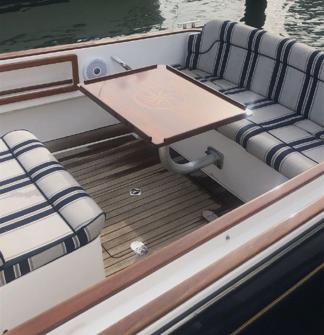 2016 Vanquish 26 Runabout