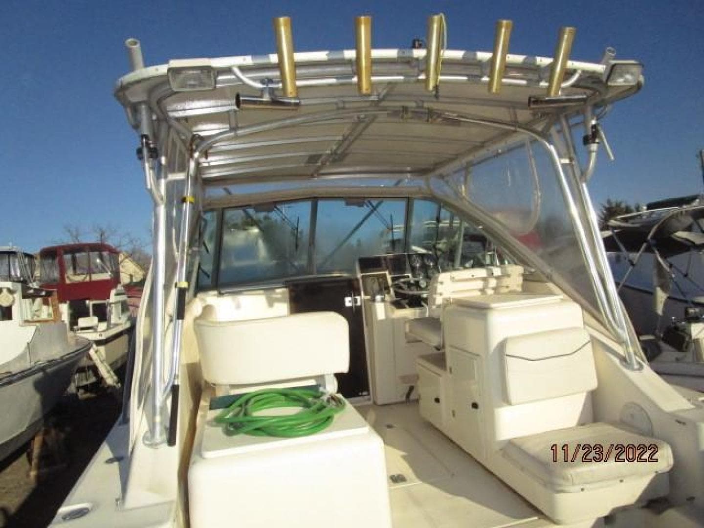 30' Pursuit cockpit forward
