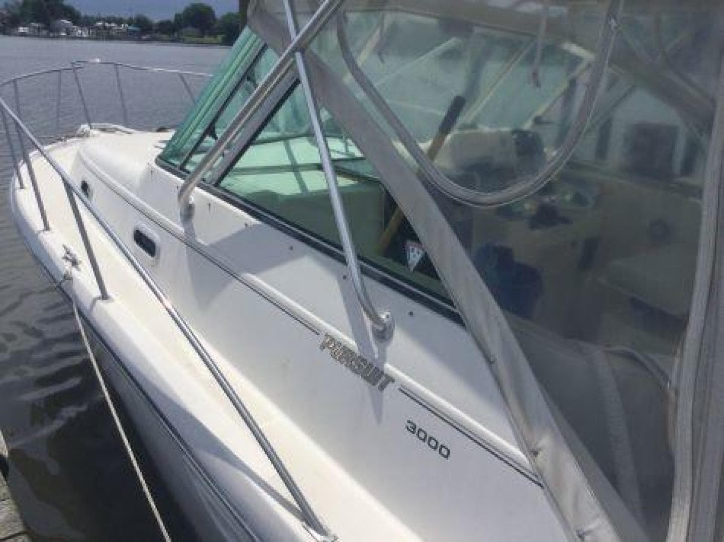 30' Pursuit port side deck
