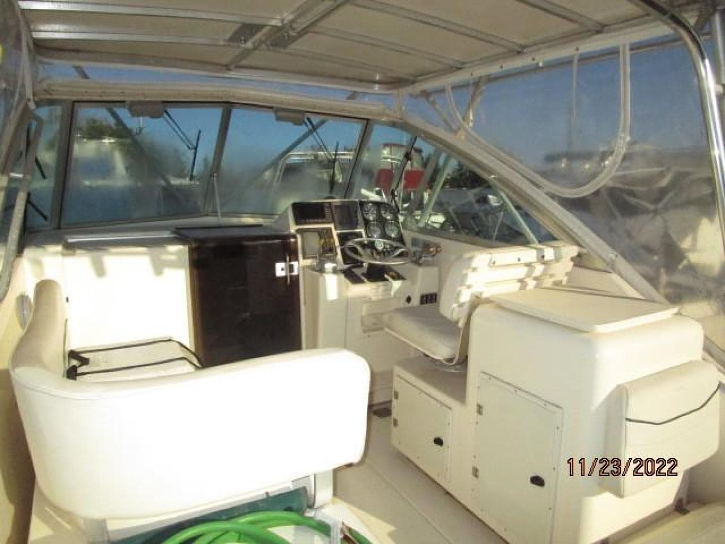 30' Pursuit upper deck forward