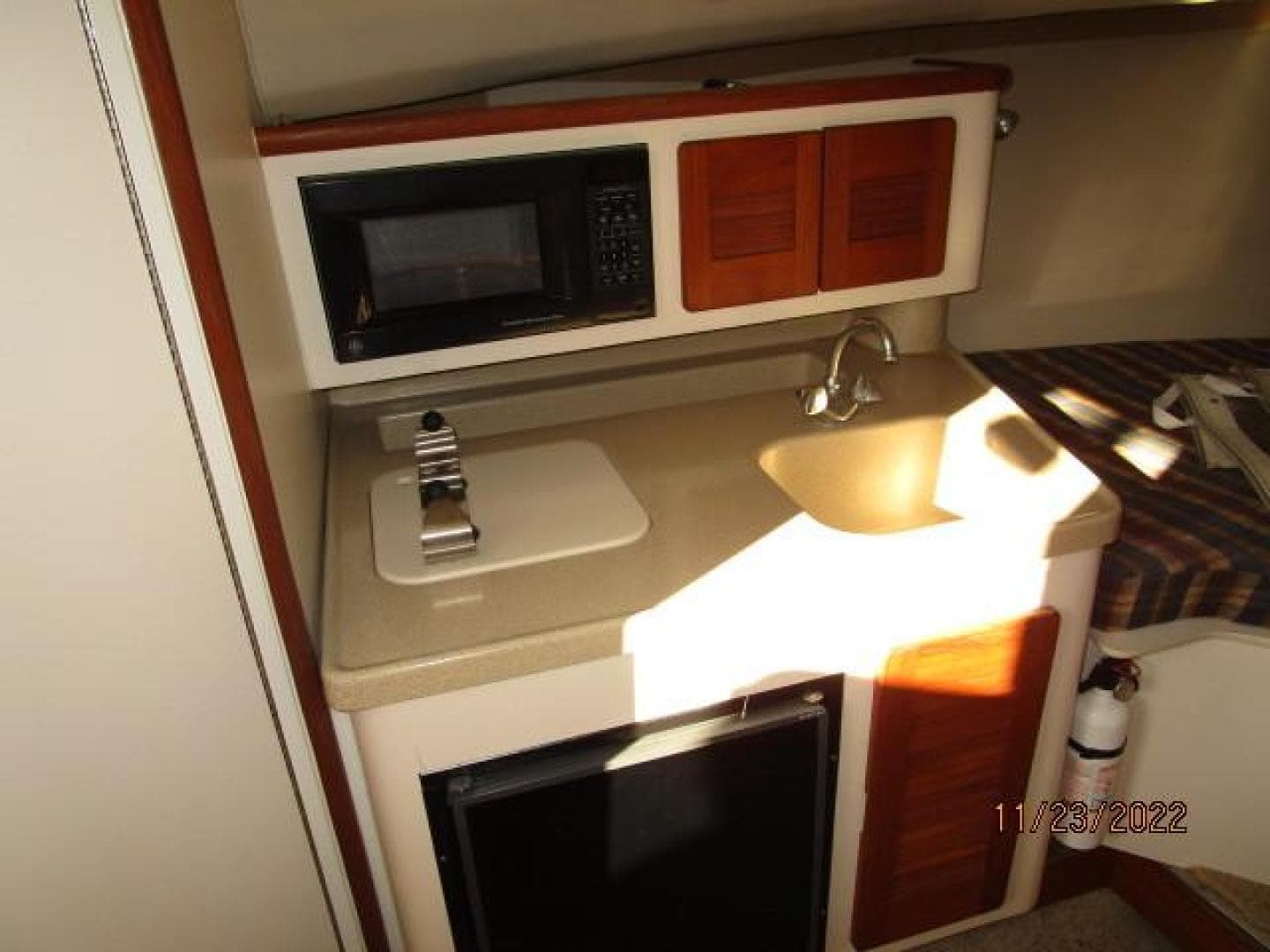 30' Pursuit galley