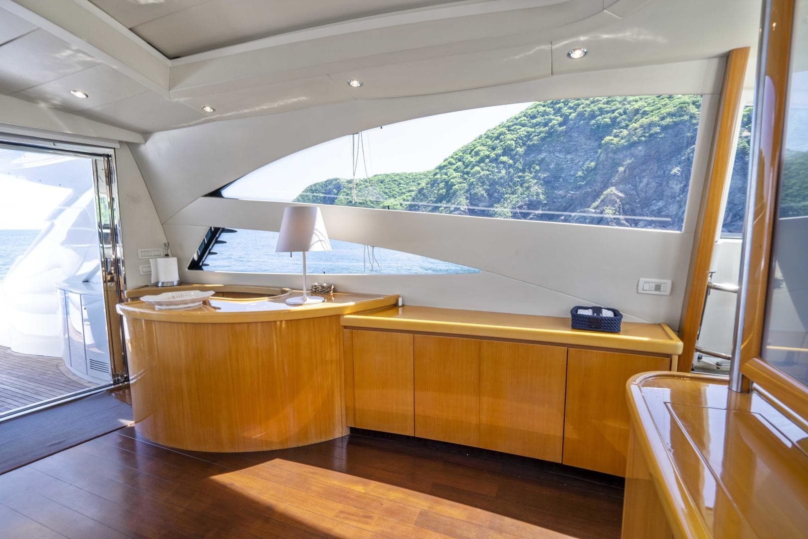 2005 Pershing 76 Motor Yacht - Denise - Salon