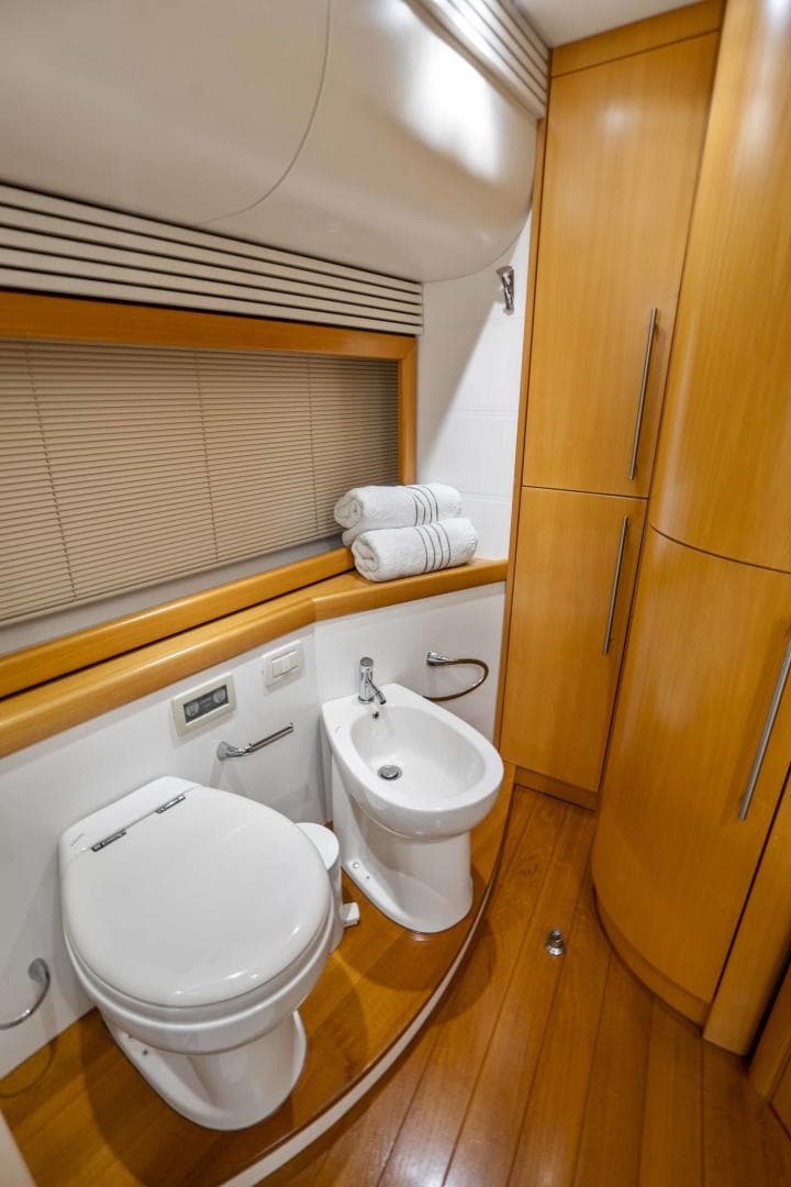 2005 Pershing 76 Motor Yacht - Denise - Master Stateroom Head