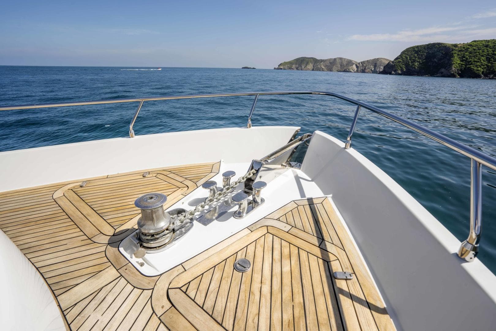 2005 Pershing 76 Motor Yacht - Denise - Bow