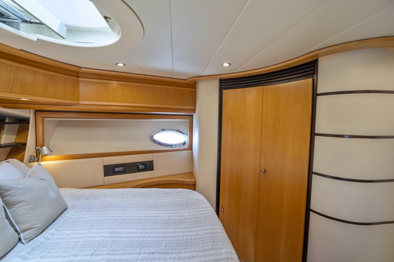 2005 Pershing 76 Motor Yacht - Denise - Forward VIP Stateroom