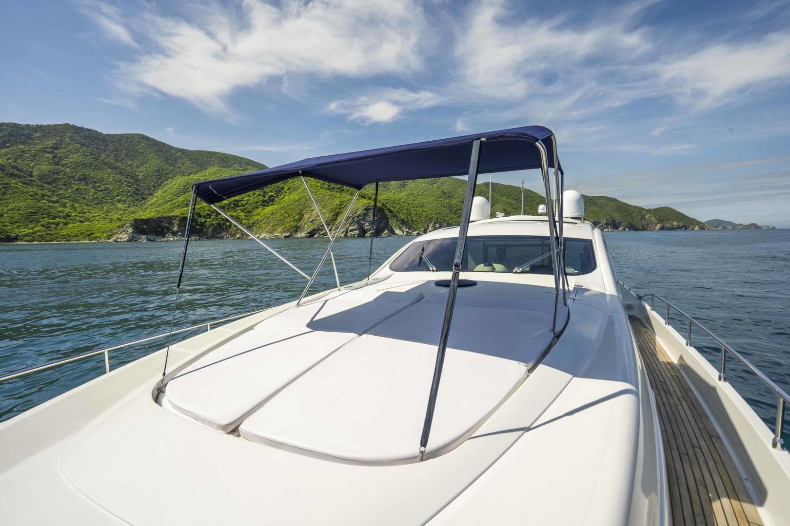 2005 Pershing 76 Motor Yacht - Denise - Bow