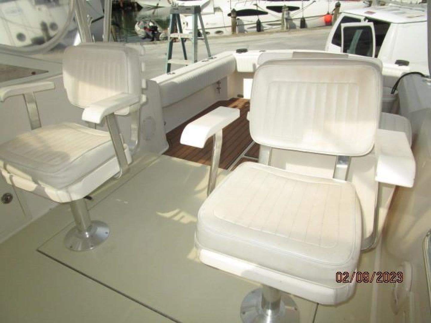 25' Carolina Classic helmseats