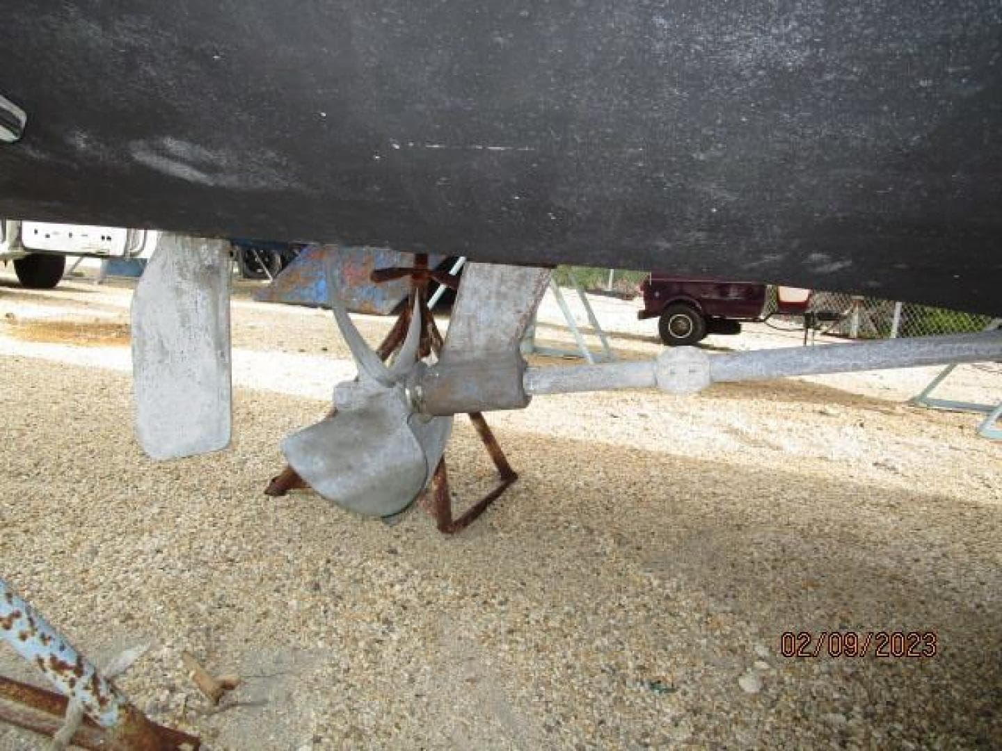 25' Carolina Classic running gear1