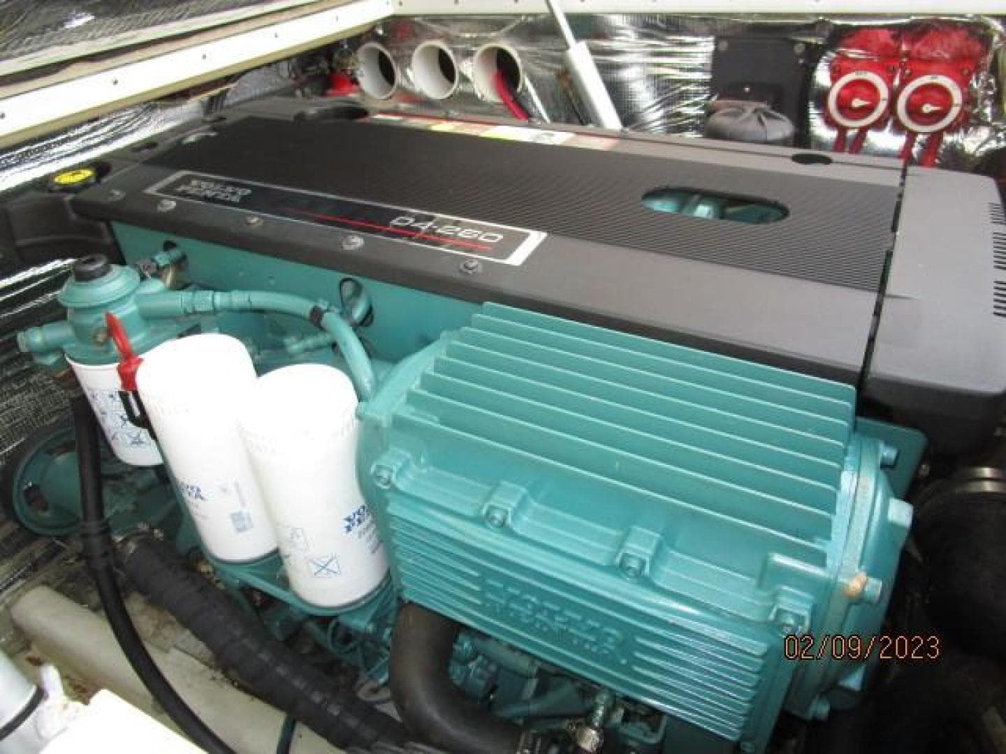 25' Carolina Classic main engine1