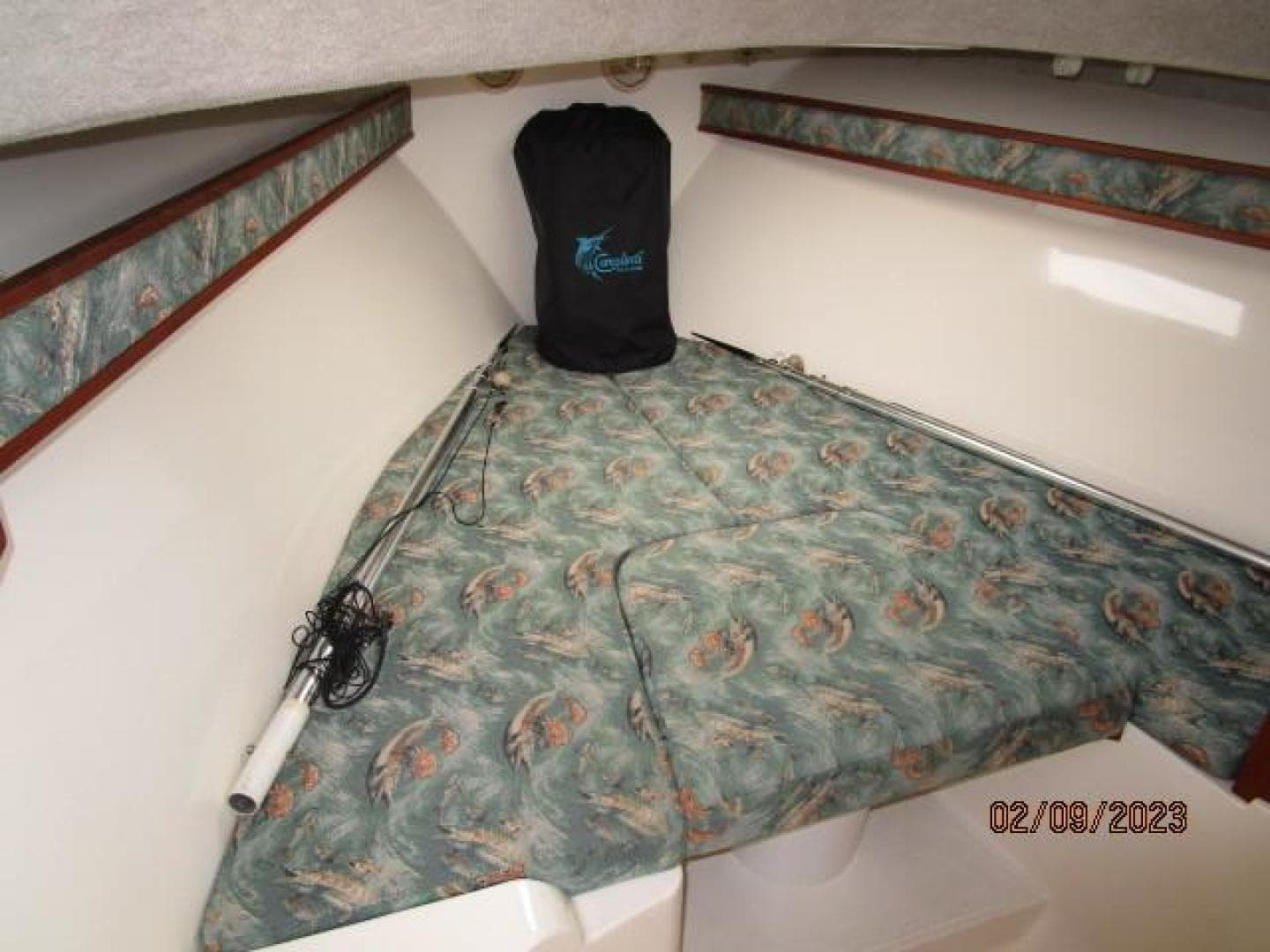 25' Carolina Classic stateroom1