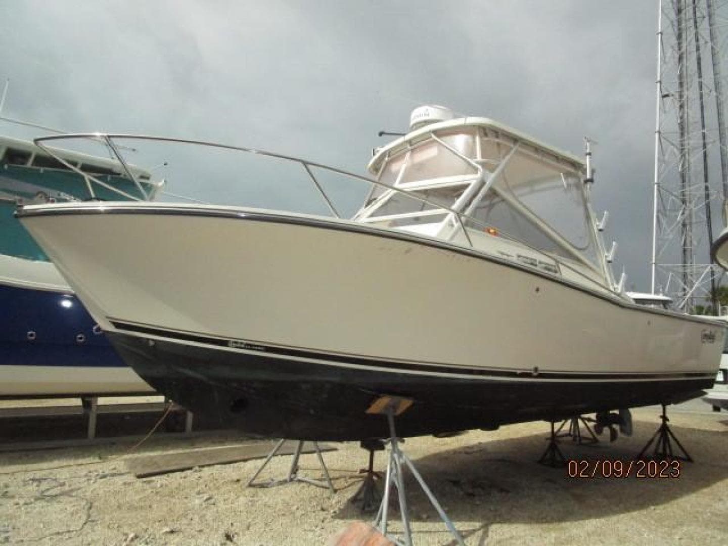 25' Carolina Classic port forward profile