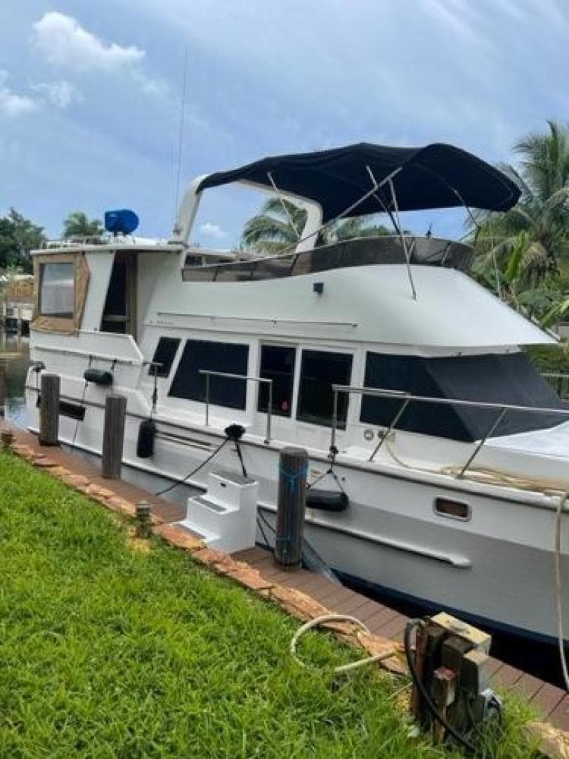 1989 Heritage East Sundeck Trawler