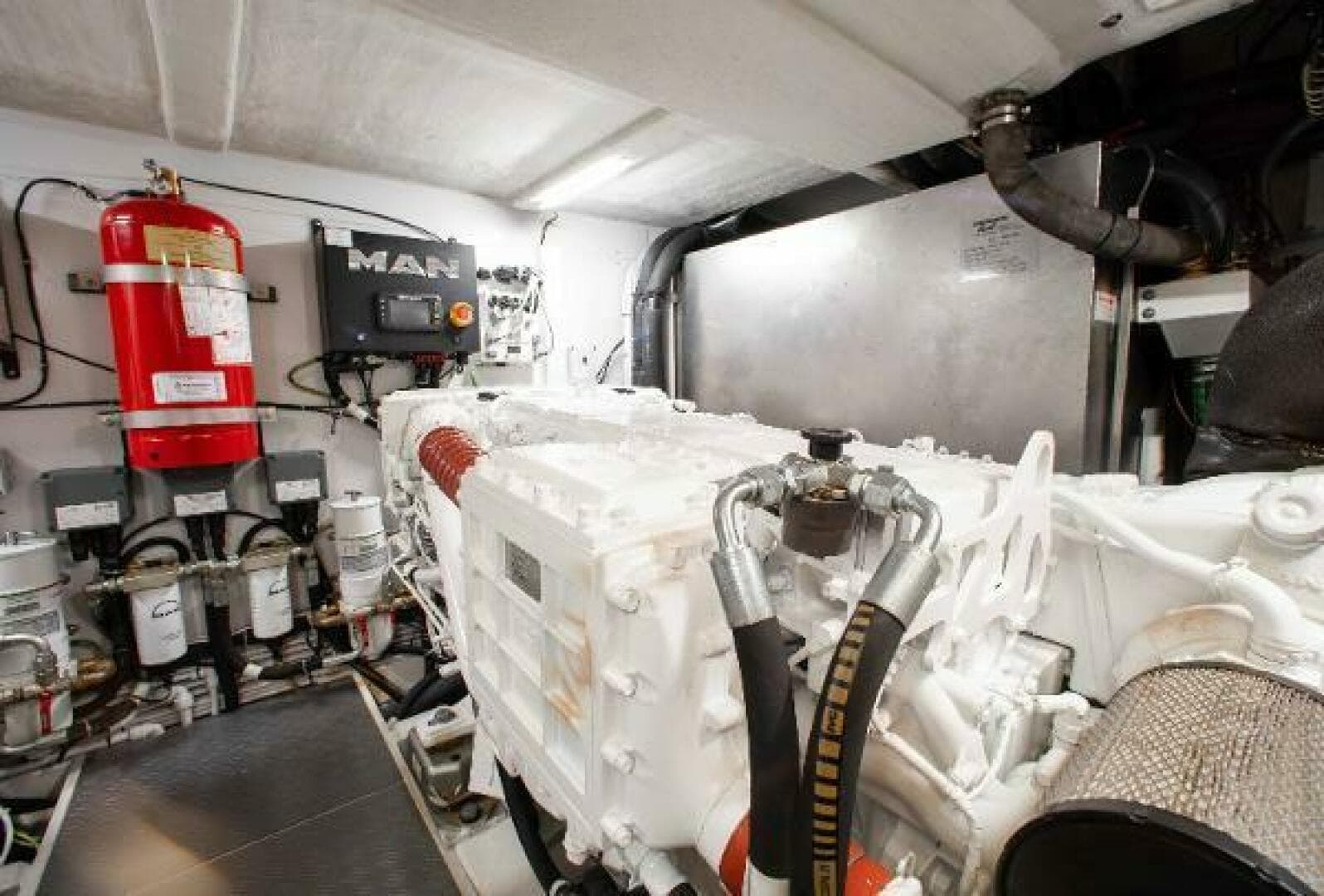 2022 Ferretti Yachts 550