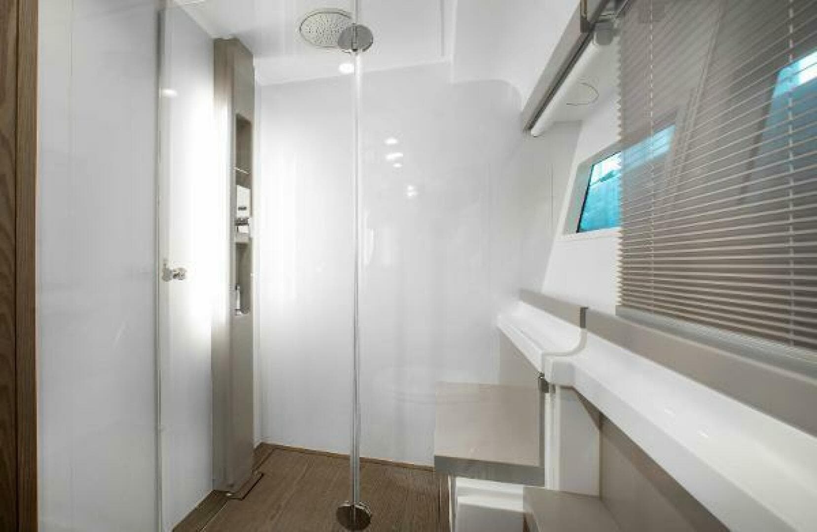 2022 Ferretti Yachts 550