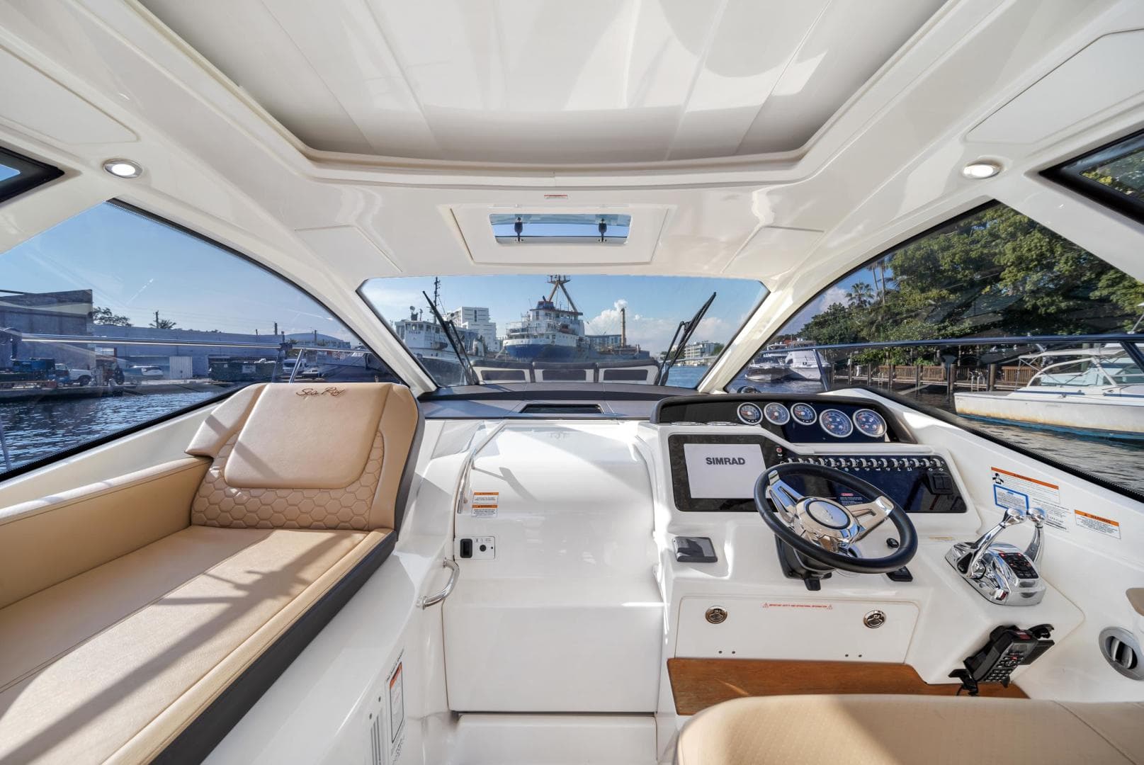 2019 Sea Ray Sundancer Coupe