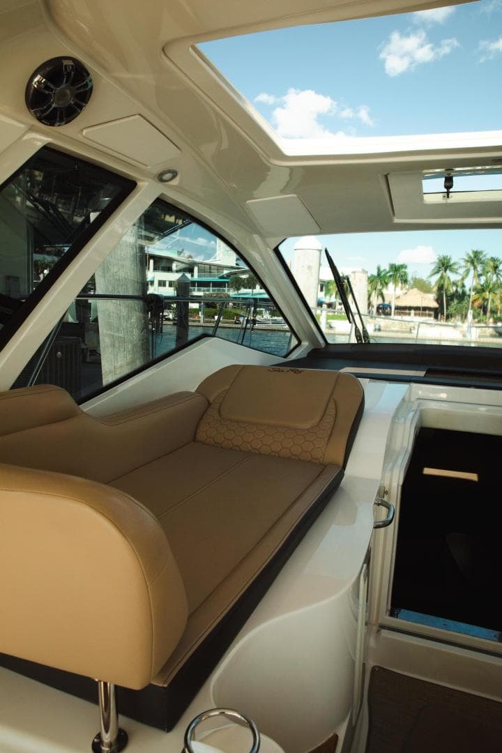 2019 Sea Ray Sundancer Coupe