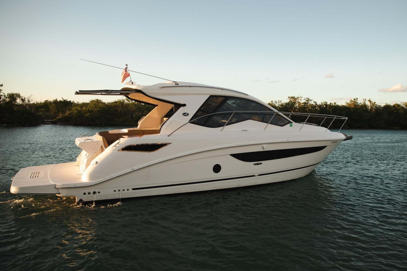 2019 Sea Ray Sundancer Coupe